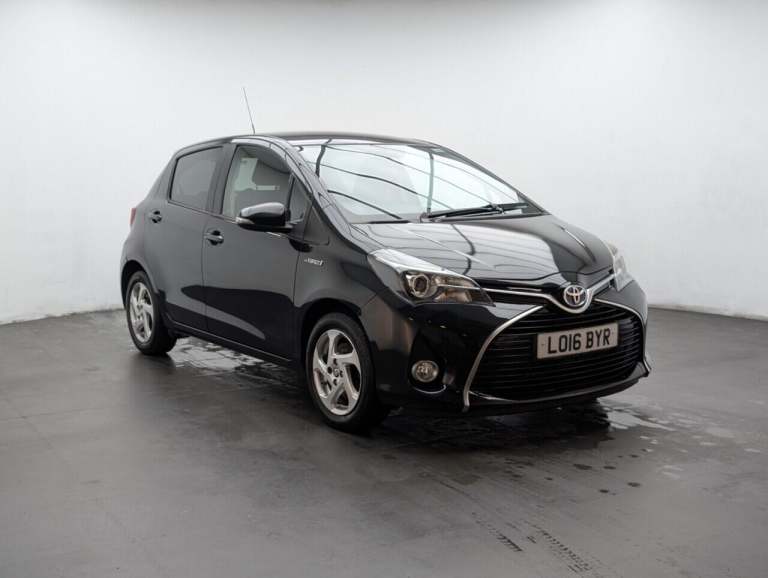 2016 Toyota Yaris 1.5 VVT-h Icon Hatchback 5dr Petrol Hybrid E-CVT Euro 6 (101 ps) REVERSING  HAT...