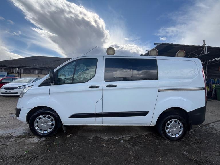 2017 Ford Transit Custom 2.0 TDCi 130ps Low Roof D/Cab Trend Van PANEL VAN Diesel Manual