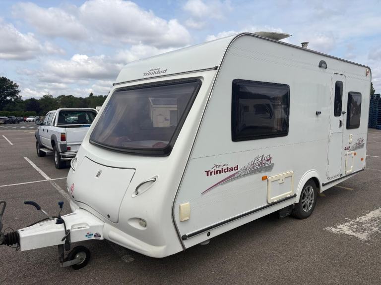 ELDDIS TRINIDAD XPLORE 452 - 2 BERTH CARAVAN WITH END WASHROOM + MOTORMOVER