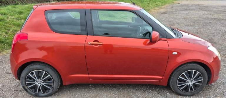 A beautiful car - 2009 Suzuki Swift - Sunlight Copper Pearl - 1.3 GL Petrol Manual 3 door