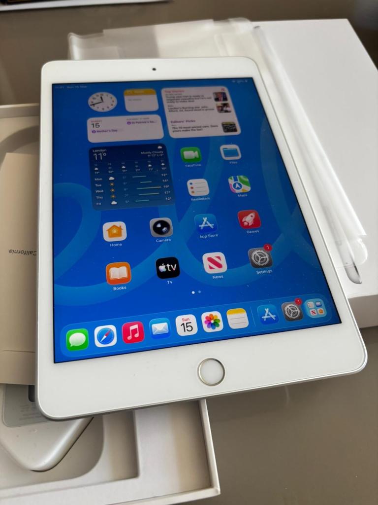 iPad mini 5 silver 64GB Excellent condition 