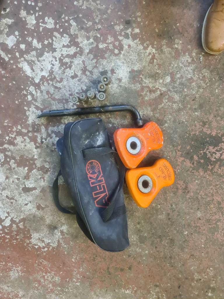 Caravan wheel locks