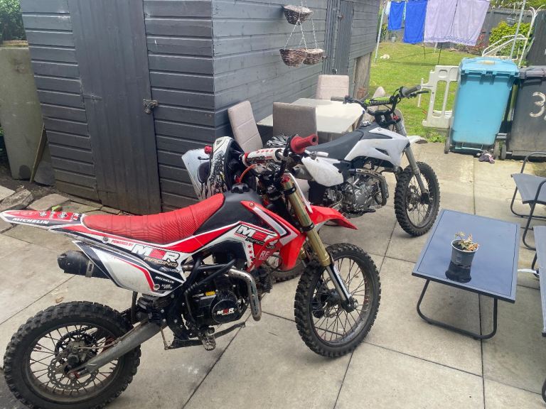 2x pit bikes 