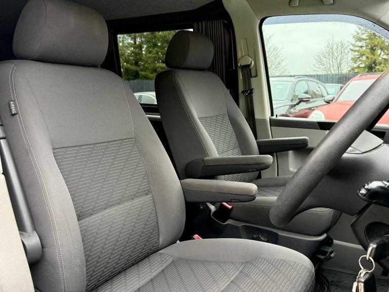 2014 VW Transporter Trendline Crew Van 5 Seat LWB *Day Van - Victron Solar -Bed*