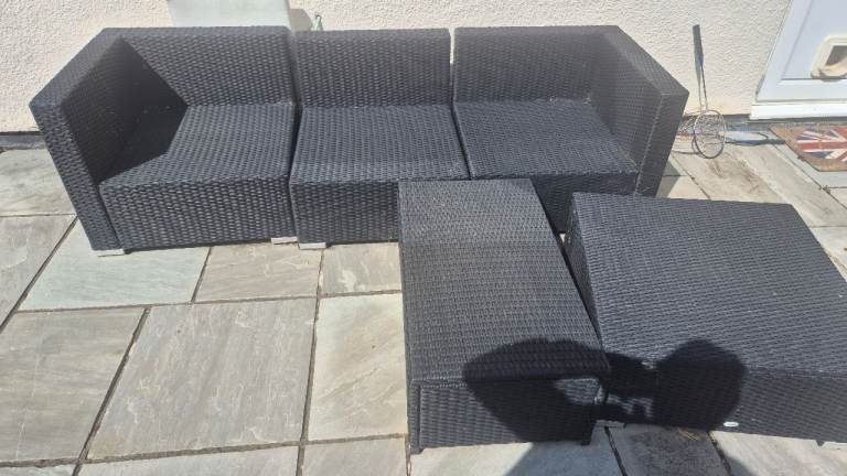 GARDEN SEATING SOFA