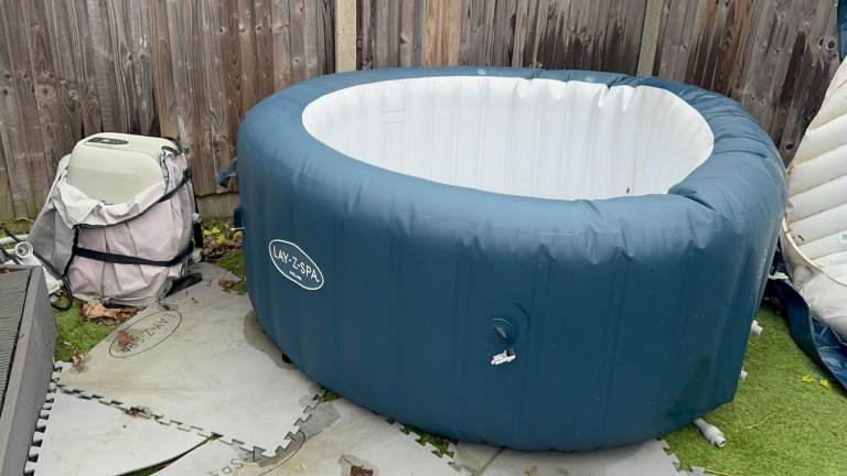 Lay-Z-Spa Milan AirJet Plus Blue 6 Person Hot Tub