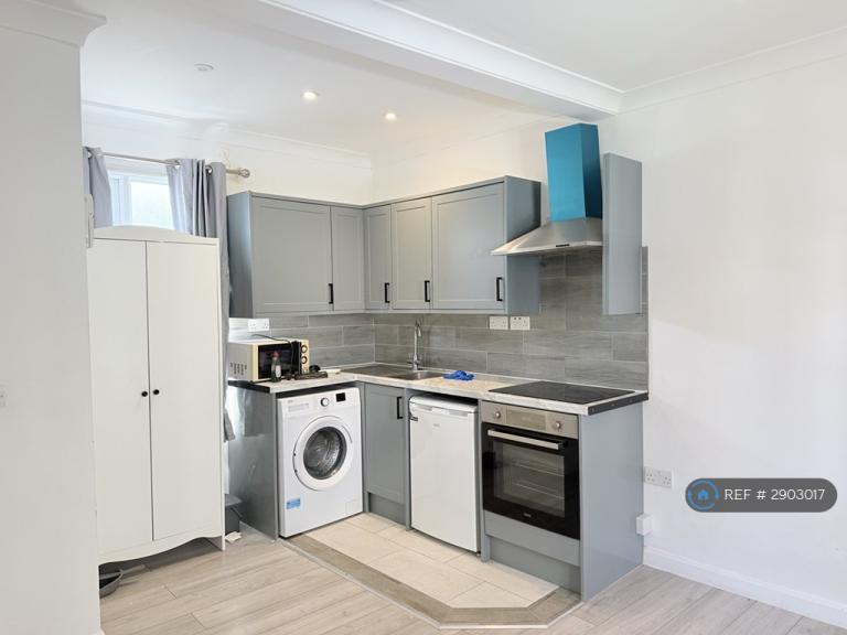 1 bedroom flat in Queens Road, Brighton, BN1 (1 bed) (#2903017)