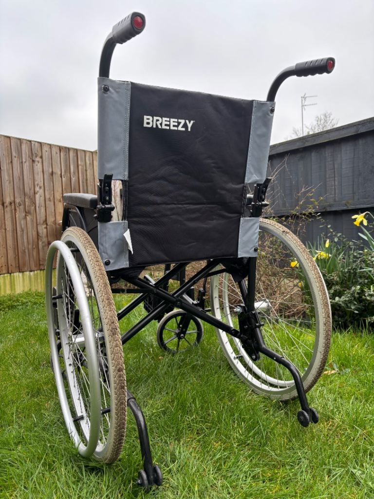 QUALITY BREEZY SMALL WHEELCHAIR CHADDESDEN DERBY 