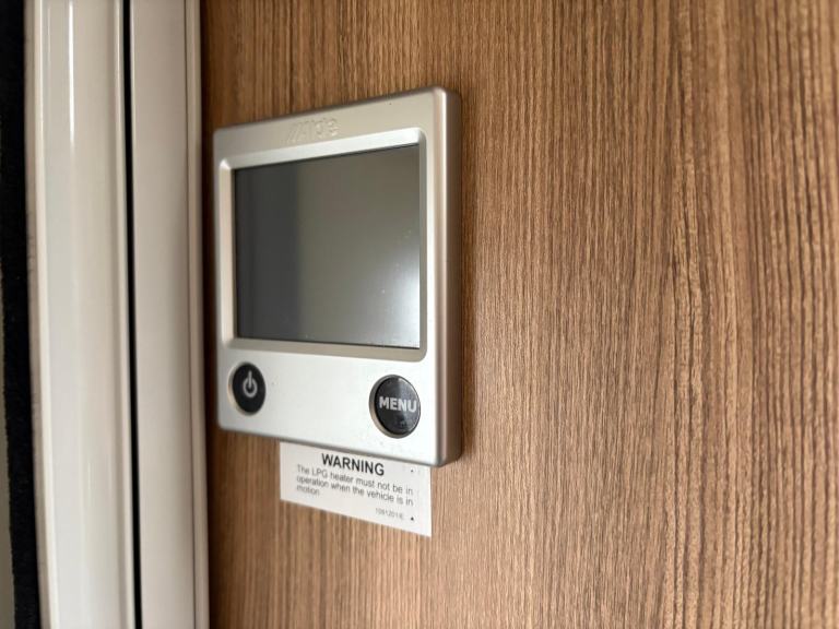 STERLING ECCLES AMETHYST -TWIN AXLE- FIXED BED + SIDE DINETTE + MOTORMOVER