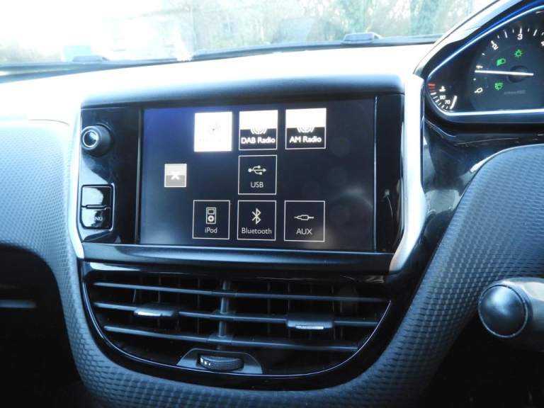 2016 Peugeot 2008 1.6 BlueHDi 100 Allure 5dr [Non Start Stop] HATCHBACK DIESEL Manual