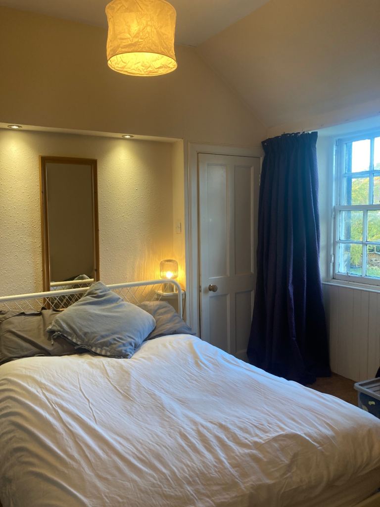 Ensuite room in Torphichen