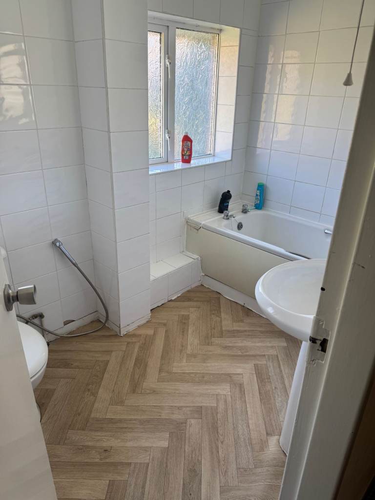 NEWLY REBUISHED 3 BEDROOM SHARED PROPERTY AVAILABE IN *HARBORNE *-- UC, ESA, PIP, DSS Accepted