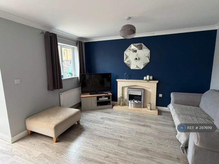 3 bedroom house in Bank Avenue, Peterborough, PE7 (3 bed) (#2976119)
