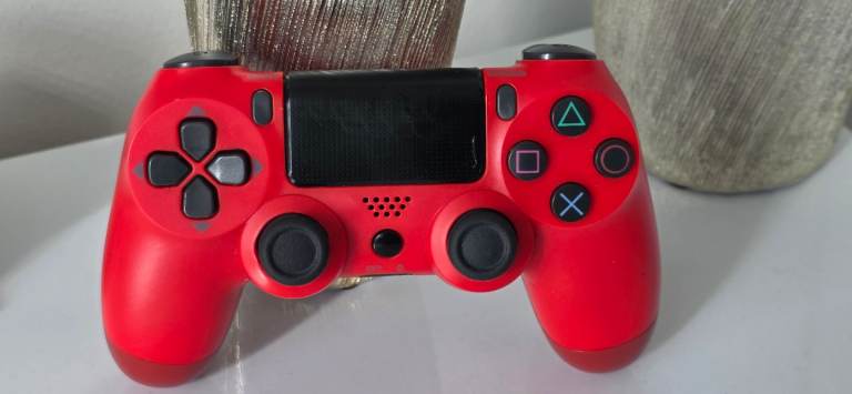 Ps4 controller Red in good working condition
