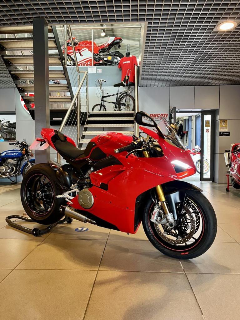 *DEPOSIT TAKEN* DUCATI V4S PANIGALE 2019 - 4693 MILES - FULL SERV HISTORY