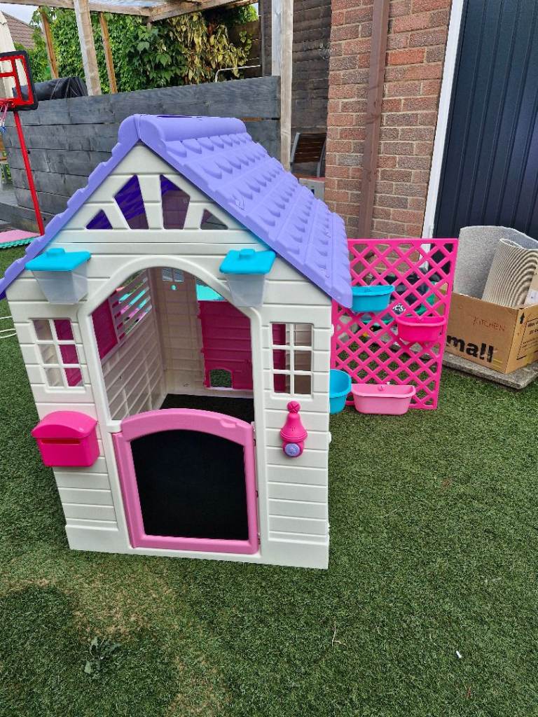 Kids Outdoor Playhouse