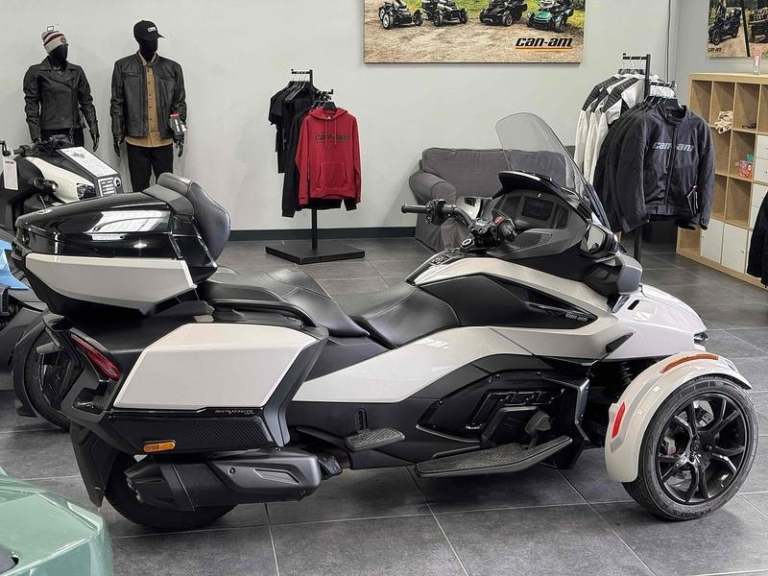 Can-Am Spyder RT 1330