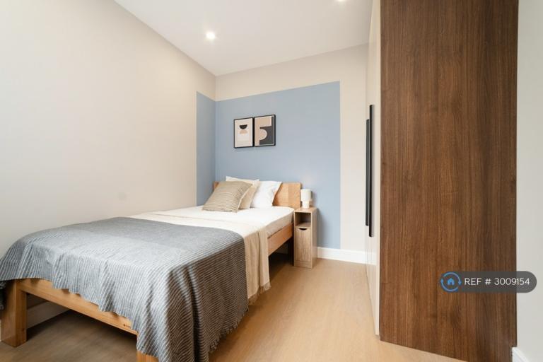 1 bedroom in Hook Road, Epsom, KT19 (#3009154)