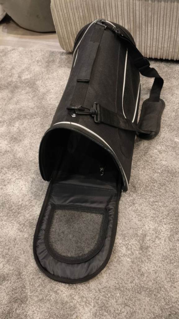 Small pet/cat carrier 