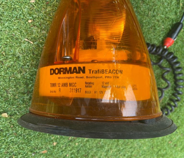 Dorman TrafiBeacon Magnetic Roof Beacon 12V
