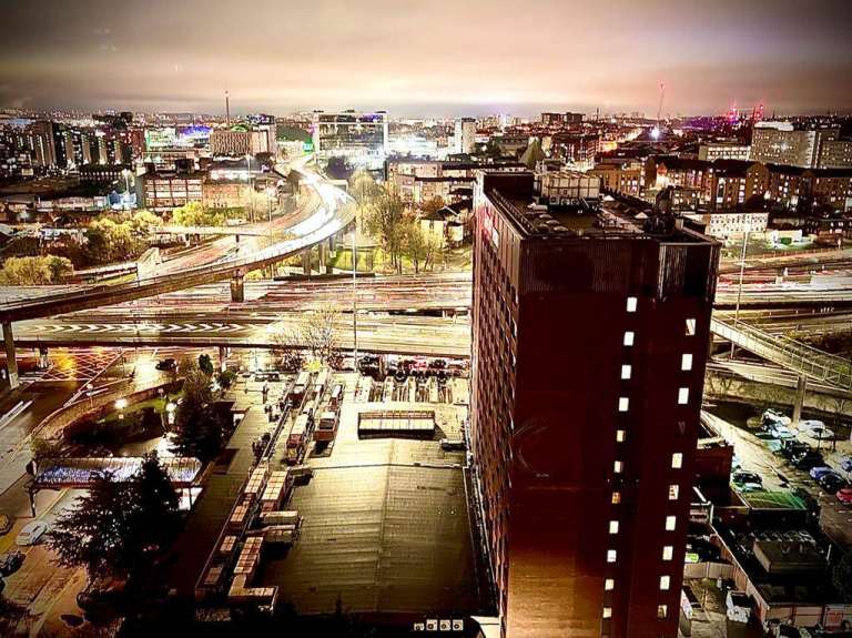 Top-Floor One Bedroom Flat with Clyde, Hydro and SECC Views | Dalriada, Glasgow City Centre