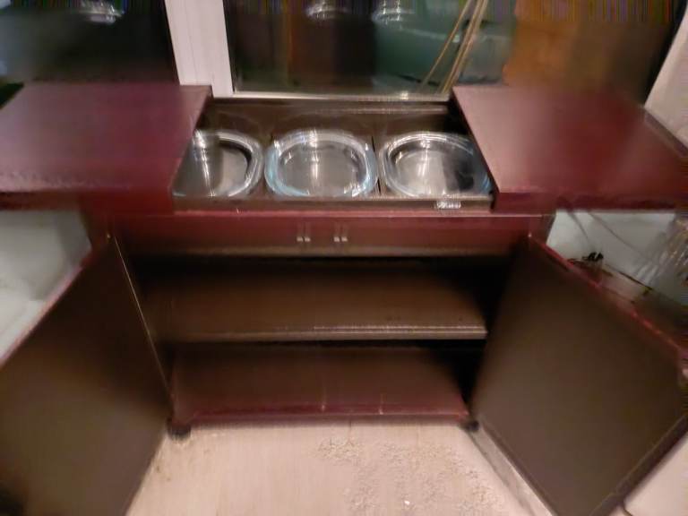 Heated hostess trolley 