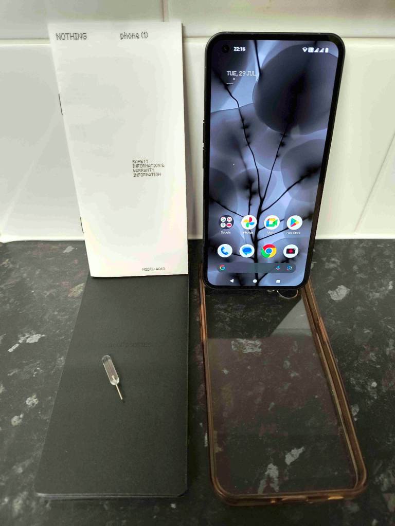 Nothing Phone (1) 5G Mobile Phone, 8GB RAM, 256GB Storage, Dual SIM, Unlocked.