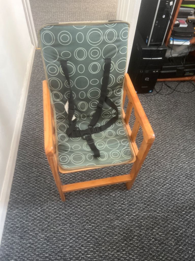 Lovely child’s wood table & chair