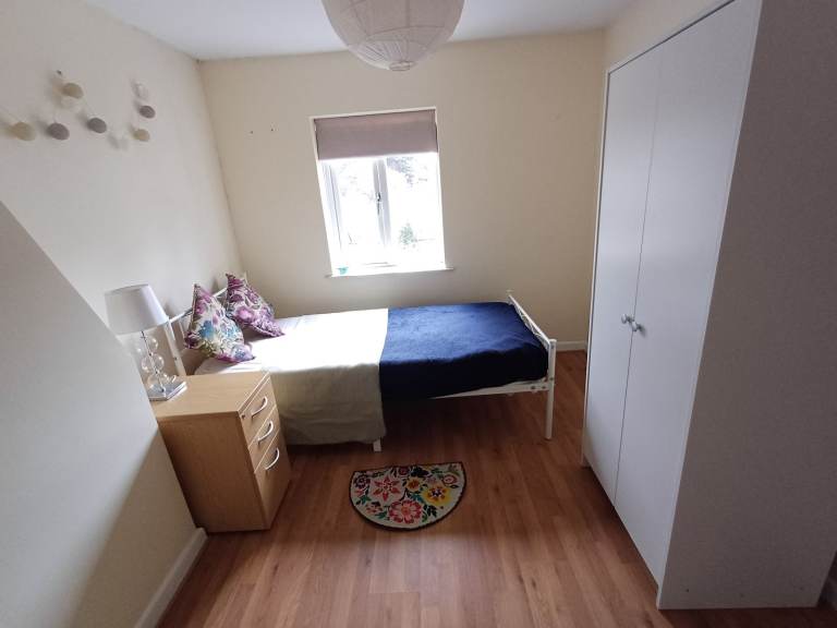 Female only-Furnished Room in Quiet&Friendly Home