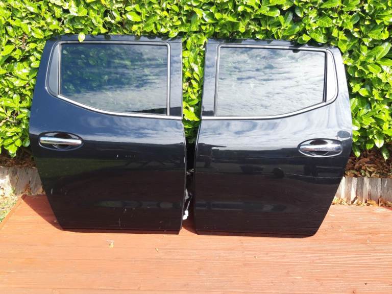 2018 Nissan Navara Rear Doors 