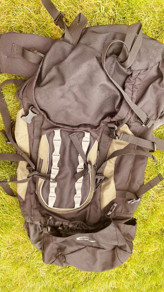 Hiking backpack: large £5