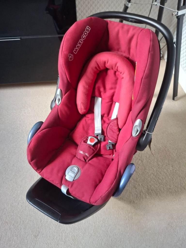 Maxi-Cosi EasyFix Car Seat with ISOFIX Base – Red