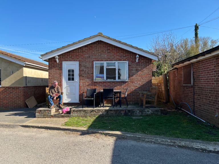 BUNGALOW TO RENT 2 BEDROOM 10 MONTHS PARK