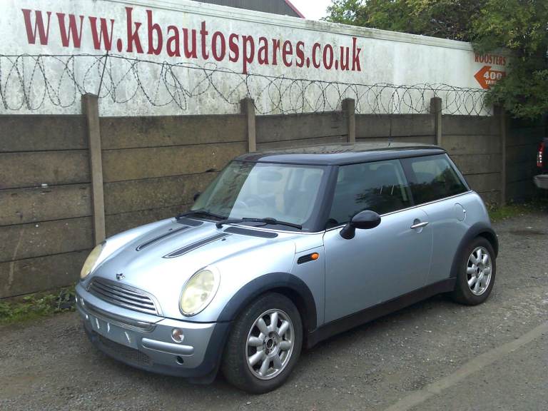 breaking for spares mini cooper 2003 1.6 p