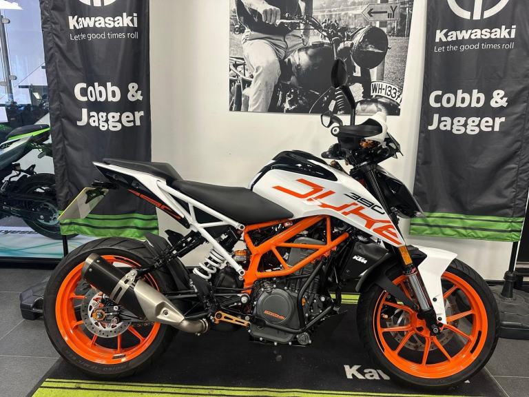 KTM SUPER DUKE 390- 2 OWNERS- ENGINE BARS- HAND GUARDS