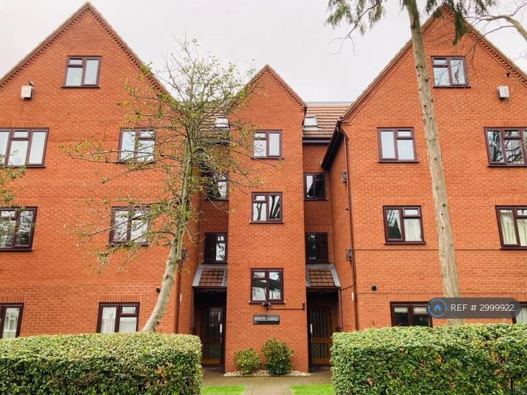3 bedroom flat in White Lodge, London, W5 (3 bed) (#2999922)