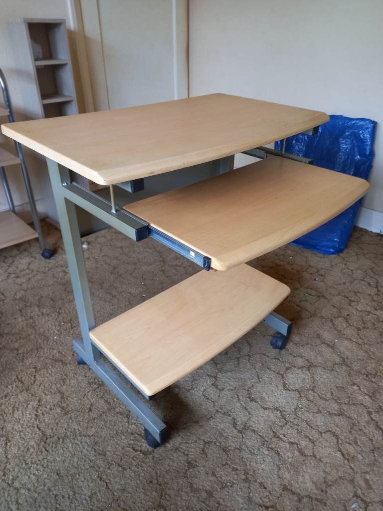 Wooden Computer Desk with Pull-Out Keyboard Tray