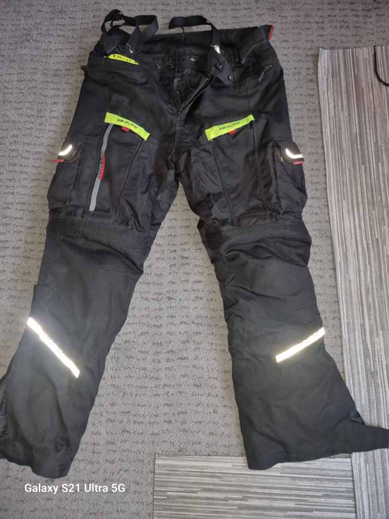 Waterproof trousers 