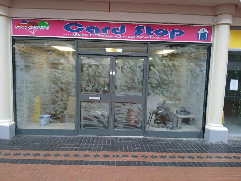 Commercial Unit Available - Shopping Centre G45