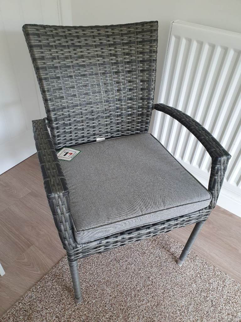 Supremo Grey Garden Table and 2 Chairs with cushions