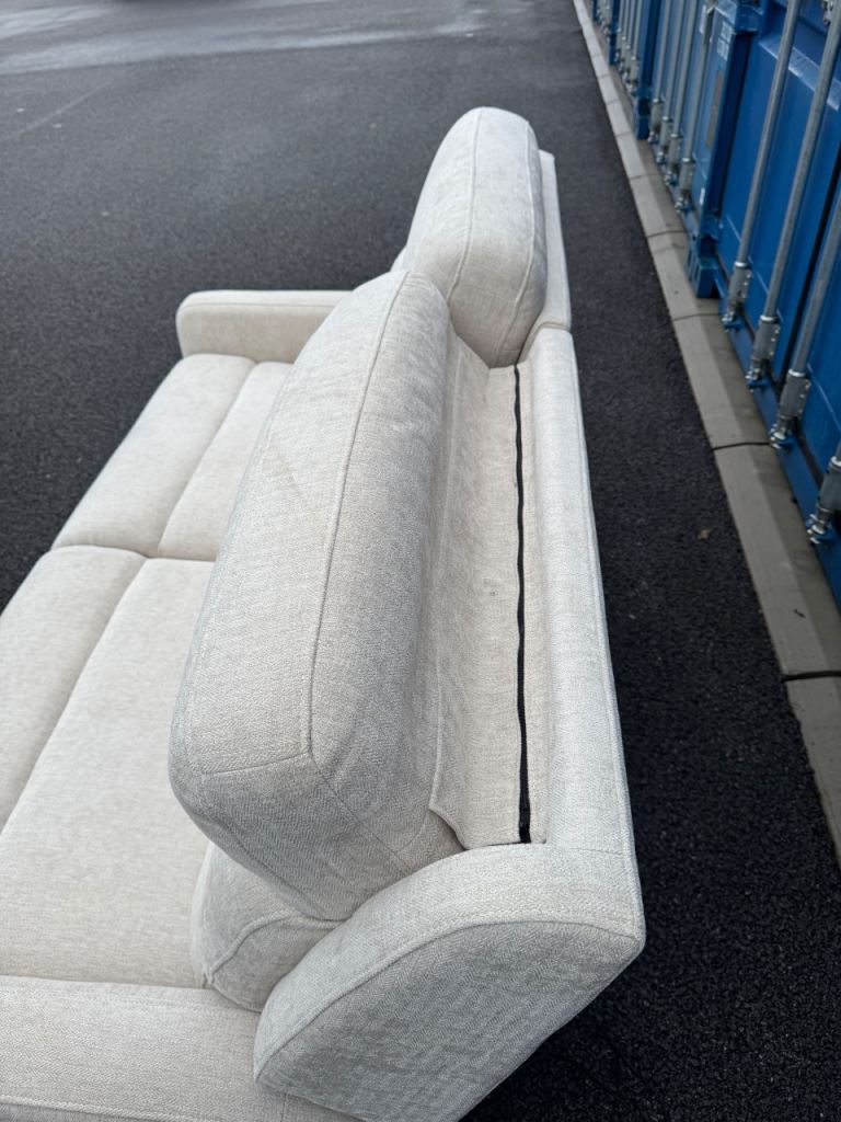 Electric recliner sofa in excellent condition, possible delivery 