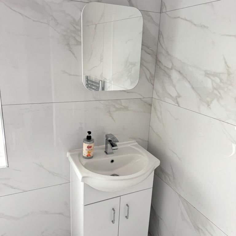 Single room available for Professional/Student