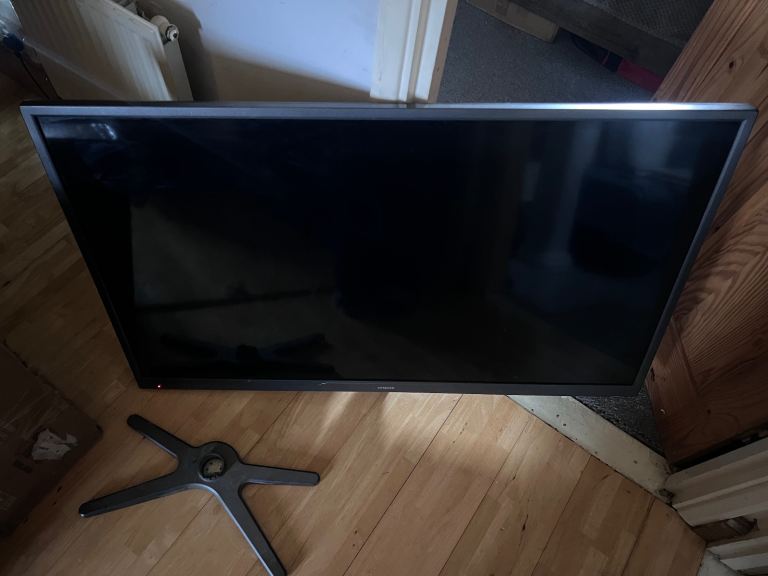 Hitachi TV *partially faulty 