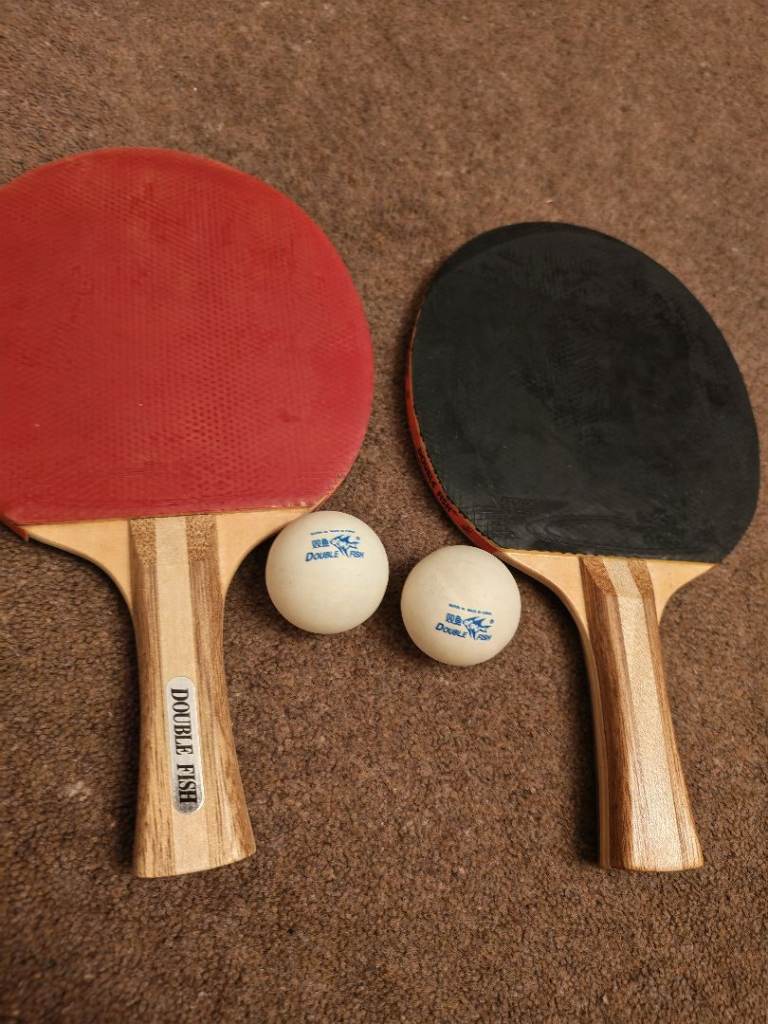 Double Fish Table Tennis Set – 2 Bats and 2 Balls
