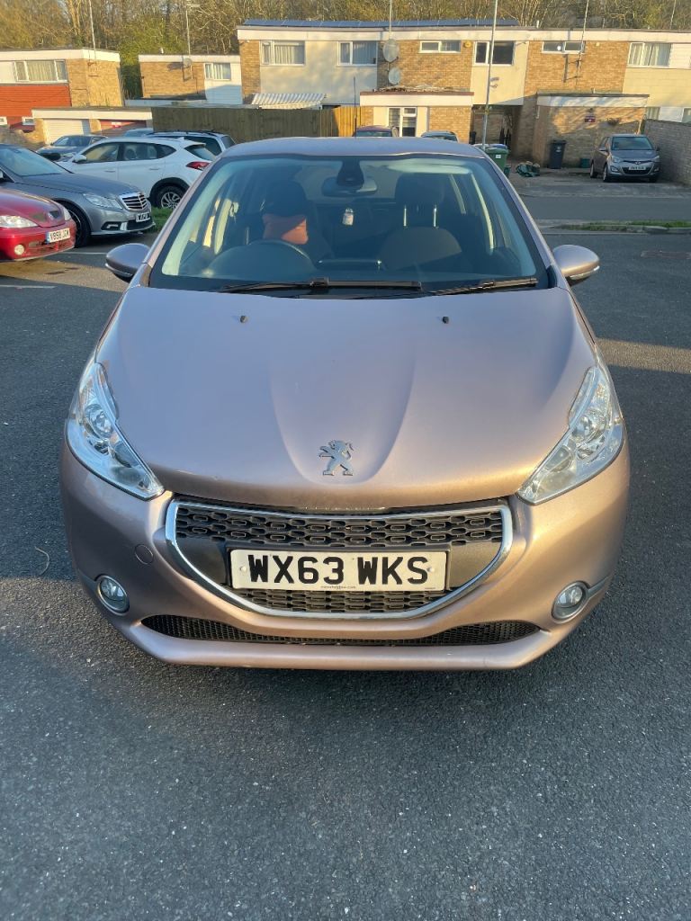 Peugeot 208 Automatic 