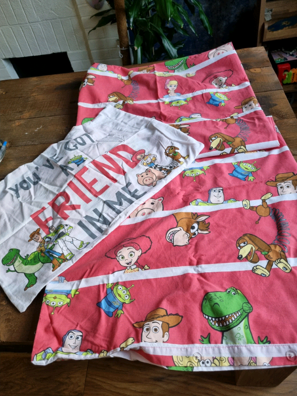 Toy Story toddler bed duvet set.