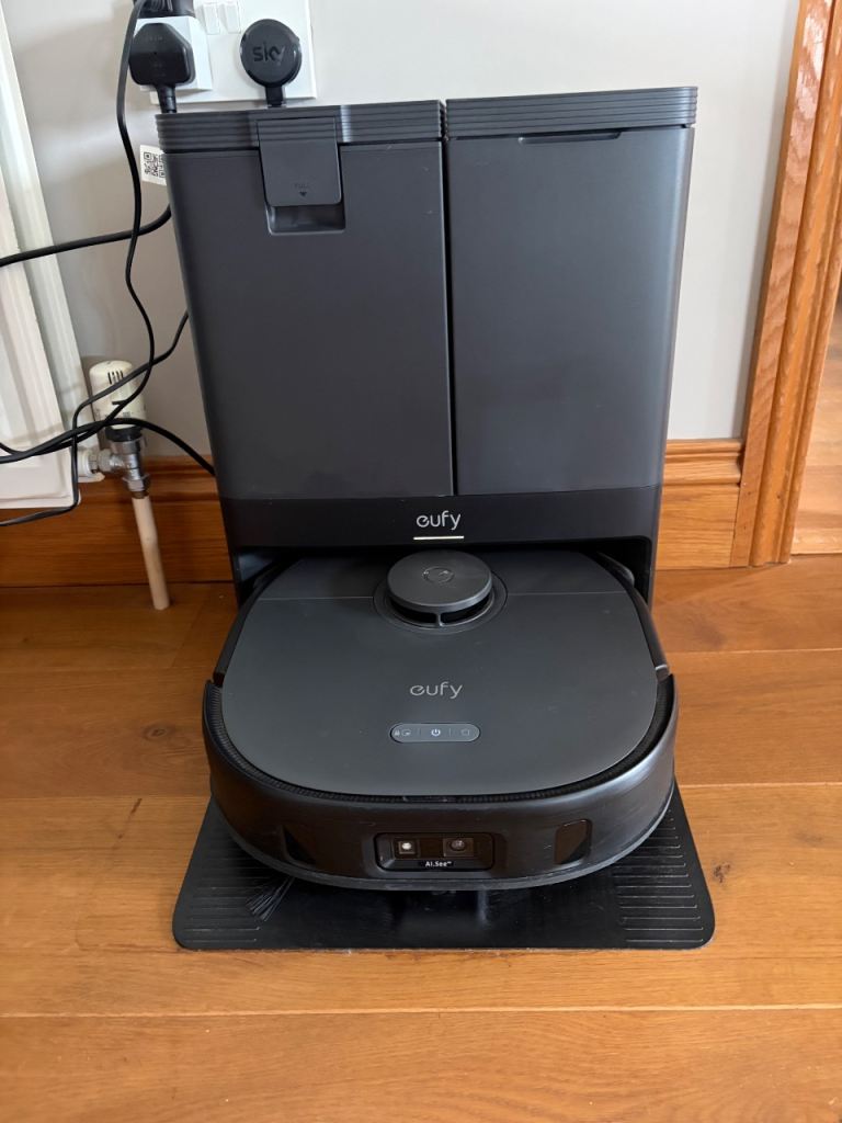 Eufy Robot Vacuum Cleaner/ Mop