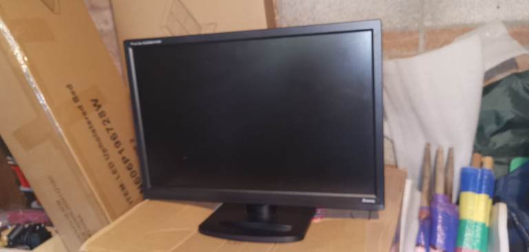 Iiyama ProLite 22" monitor (5 available) NEW PRICE