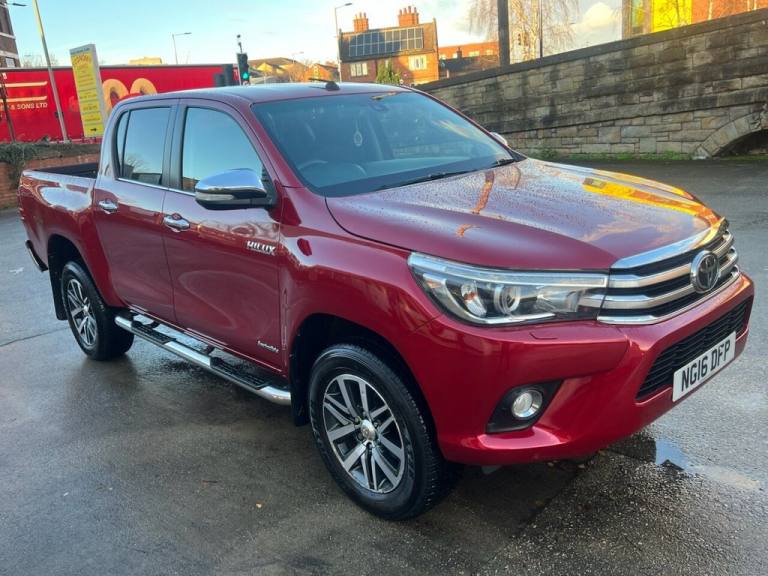 2016 Toyota Hilux 2.4 D-4D Invincible Pickup Double Cab 4dr Diesel Manual 4WD Euro 6 (TSS) (1 PIC...