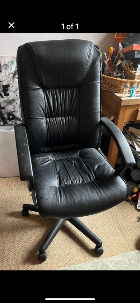 Large Leather computer/gaming/desk chair